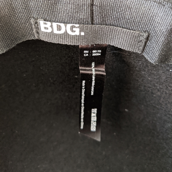 Felt hat - Picture 2 of 3